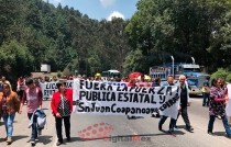 Marchan comuneros de Acazulco a la Ciudad de México