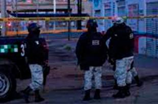 De inmediato cercaron el lugar para esperar la llegada del personal forense 