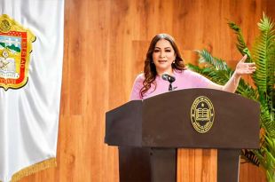 En el marco de la conmemoración del Día Internacional de la Mujer y ante mujeres integrantes del Colegio de Notarios del Estado de México