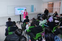 Personal del Poder Judicial del Estado de México acerca conocimientos jurídicos a estudiantes mediante dinámicas diseñadas para fomentar la cultura de la legalidad desde edades tempranas.