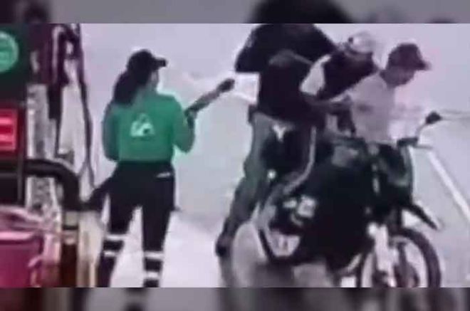 #Video: Empleada impide robo rociando con gasolina a ladrones, en #Edoméx