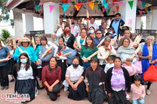 Con el equipo entregado podrán asistir al curso para aprender esta técnica de tejido y vender sus productos.