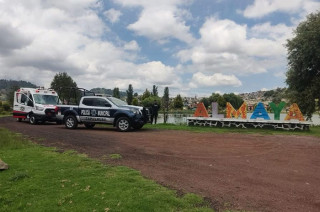 Las autoridades mantienen acordonada la zona para permitir las labores de rescate y el inicio de las investigaciones correspondientes.