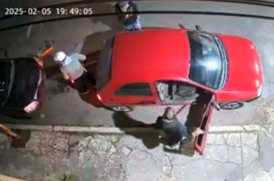 #Video: Mujer valiente enfrenta ladrones y frustra robo en #Toluca