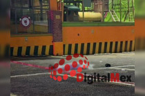 El hombre fue atacado a balazos al salir del establecimiento; su cuerpo quedó tendido en el estacionamiento mientras autoridades acordonaban la zona.