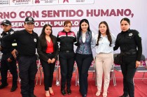 La alcaldesa Carmen Albarrán Gabriel entregó chalecos balísticos y una patrulla a la Policía Municipal, con el respaldo de autoridades estatales y federales