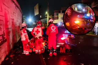 El vehículo quedó volcado en la vía lateral de Paseo Tollocan