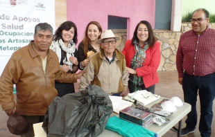 Reciben artesanos de Metepec instrumentos de trabajo