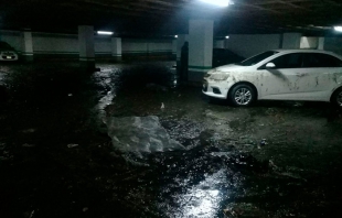 Concluye Protección Civil labores de desazolve en el estacionamiento del edificio Plaza Toluca