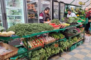 Locatarios reconocieron que hay poca gente comprando las cantidades que consumían prepandemia.