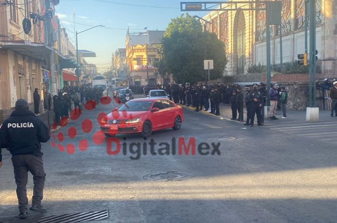 Realiza el gobierno municipal de Toluca un operativo policial en las calles principales del Centro Histórico.