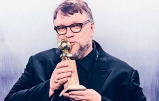 Guillermo del Toro, tercer mexicano en ganar un Globo de Oro como mejor director