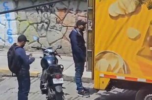 #Video: Motociclistas asaltan camión de Sabritas, en #Naucalpan