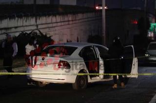 En el sitio quedó abandonado un vehículo color blanco