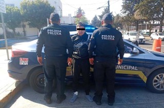 Al momento arribaron los uniformados al lugar, arrestaron a José Alberto “N”, aseguraron la motocicleta color rojo sin placas; y los trasladaron a la Fiscalía General de Justicia del Estado de México (FGJEM).