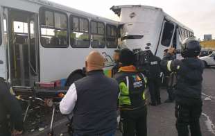 El accidente se dio a la altura del kilómetro 19, sobre los carriles centrales de la autopista México-Puebla, en dirección a Puebla