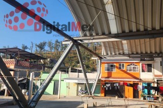 A más de tres años de su anuncio, la obra sigue inconclusa, afectando a comerciantes y promoviendo el crecimiento del comercio informal