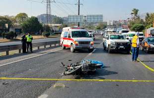 De acuerdo con el reporte policial, el conductor perdió el control de la unidad y con el impacto sobre el pavimento perdió la vida