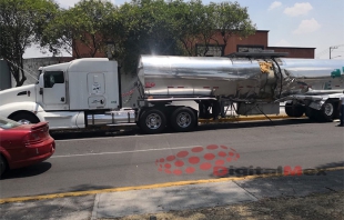 Impacta tren a tráiler en “La Maquinita”, en Toluca