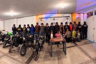 Las detenciones comenzaron cuando cuatro hombres fueron sorprendidos desvalijando una motocicleta; las indagatorias llevaron a capturar a otras 14 personas.