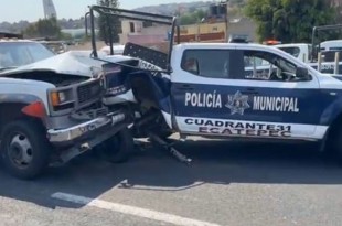 Bomberos acudieron al sitio para evitar algún incidente mayor por el tipo de combustible