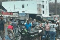 Las personas heridas fueron auxiliadas y trasladadas en ambulancia al Hospital General de Tejupilco.