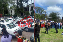 Más de 200 unidades de 14 organizaciones con representación de 700 operadores de las diversas comunidades cerraron todos los accesos al Pueblo Mágico.