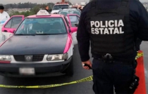 Dejan dos cuerpos en taxi sobre la Naucalpan-Ecatepec