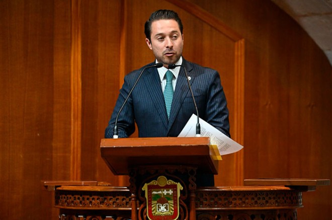 Camacho reiteró que el PRI vela por las causas sociales y que combatir la pobreza es una prioridad para el partido.