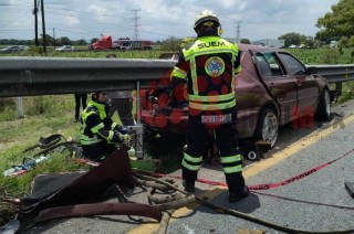 Una mujer que lo acompañaba resultó herida, por lo que fue trasladada de emergencia a un hospital.