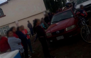 Otro intento de linchamiento en Toluca; amarran a mujer a un poste