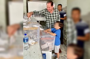 Ávila Villegas emitió su voto en la casilla básica 1922, ubicada en Ciudad Azteca.