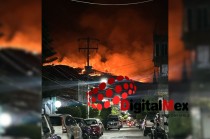 Incendio forestal en Rincón de Aguirre, donde brigadas trabajan para controlar las llamas en una zona de difícil acceso