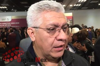 Cristóbal Castañeda Camarillo, titular de la SSEM, explicó que uno de los aspirantes tenía un mandamiento judicial por secuestro exprés, mientras que el otro contaba con tres ingresos a prisión por diferentes delitos.