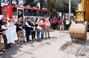 El acalde colocó la primera piedra para la rehabilitación de la Plaza Principal del Centro Histórico