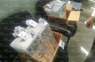 Placas vehiculares del Estado de México deberán renovarse durante 2026, de acuerdo con la fecha de vencimiento registrada en la tarjeta de circulación.
