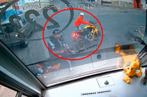 #Video: Grupo de motociclistas ataca unidad de transporte público en #Toluca