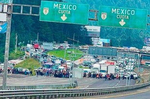 El cierre total de la carretera Federal y la autopista México-Toluca afecta ambos sentidos y genera filas de más de tres kilómetros hacia Toluca.