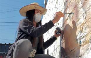 Pintan mural conmemorativo del Día Internacional para Eliminar la Violencia contra las Mujeres