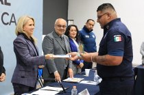 Romina Contreras encabezó la entrega de la Presea al Mérito y Valor del Bombero 2026 durante una sesión del Consejo Municipal de Seguridad Pública.