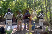 La Fiscalía General del Estado de Tabasco informó el hallazgo de una fosa clandestina en un predio de aproximadamente 75 metros de extensión.