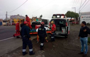 Derrapa motociclista en Calzada al Pacífico; lo atienden #Relámpagos