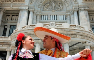 Cofirma Ballet Folclórico del Estado de México, presentación en Bellas Artes