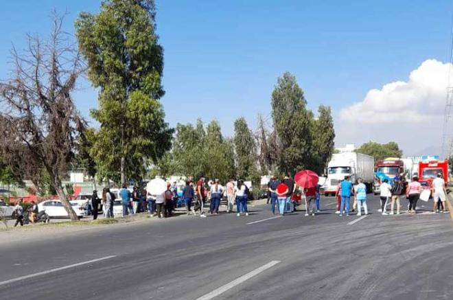 Desde hace siete meses padecen por el desabasto de agua.