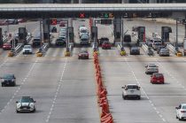 CAPUFE anunció cierres parciales y un cierre total en la autopista México–Querétaro por trabajos de colocación de una estructura metálica en distintos tramos.