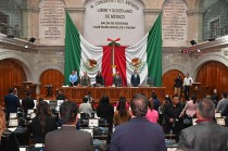 A iniciativa del legislador Juan Manuel Zepeda, se rindió homenaje a Rodrigo Vázquez, militante de MC, y Benito Aguas, diputado federal por Veracruz; y por los 17 menores fallecidos por una negligencia médica.