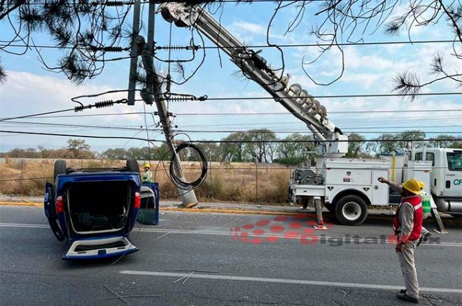 Al lugar acudieron paramédicos de la Cruz Roja y Bomberos, atendieron a la mujer de unos 60 años