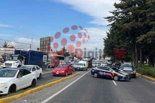 El motociclista no ha sido identificado y el conductor del tráiler se dio a la fuga.