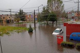 Vecinos del fraccionamiento Rancho San Dimas en este municipio quedaron bajo el agua