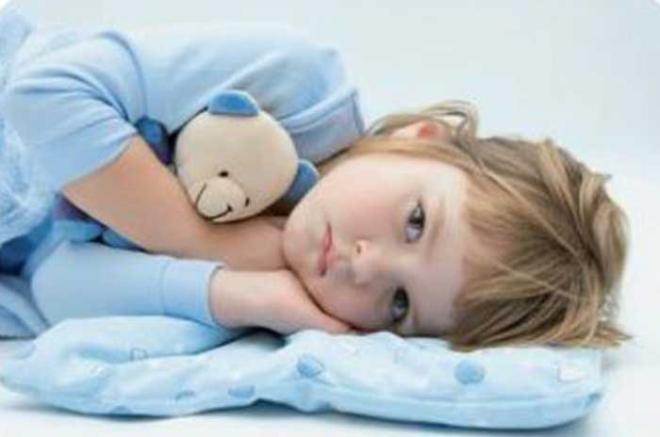 Afecta a los niños pequeños, ya que tienen las vías respiratorias superiores muy angostas